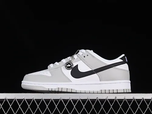 All Categories Nk SB Dunk Series Nk SB Dunk Low Low-top sneakers F version Nk Dunk SB Low Gray white and black scratch-off SB low-top sports and leisure sneakers DR9654-001